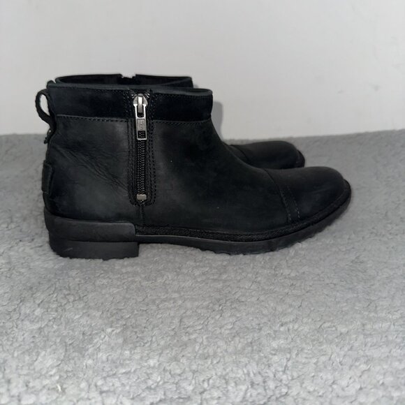 New! UGG Attell Waterproof Leather Bootie Black Size 7.5 1103832 - Picture 2 of 7